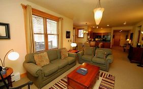 Expedition Station Condominiums by Keystone Resort
